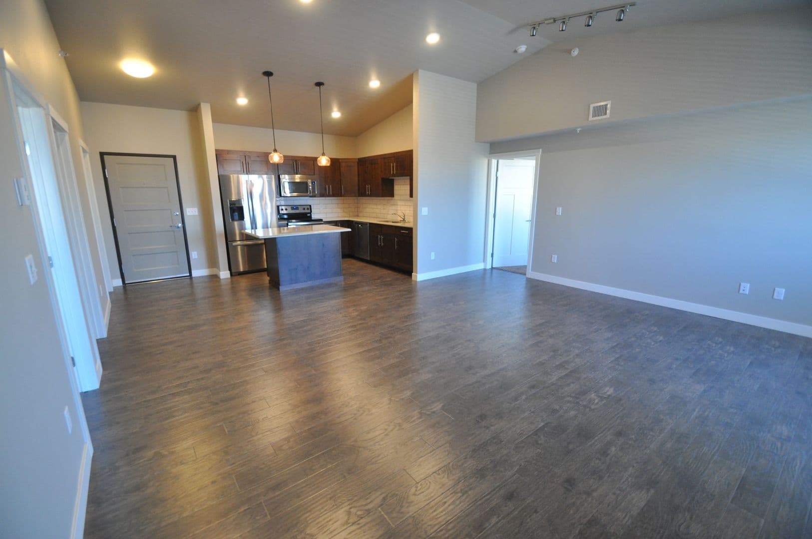 3 Bedroom - 2.5 Bathroom Apartment for Rent! 29 of 43