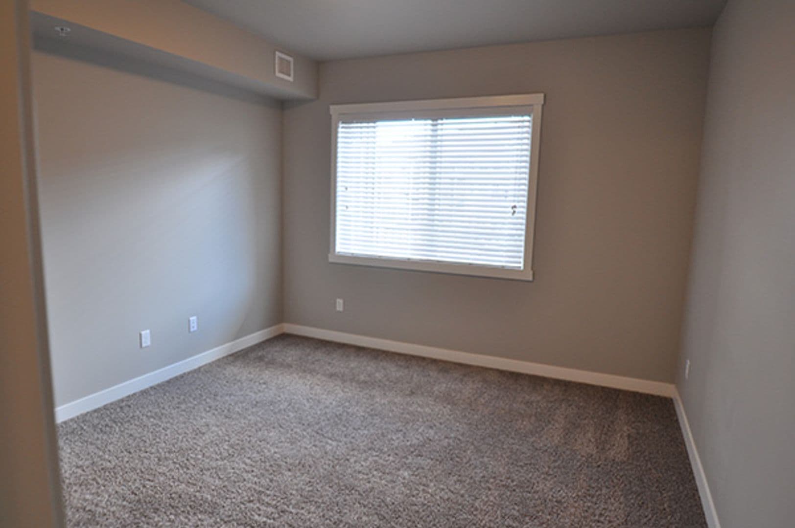 3 Bedroom - 2.5 Bathroom Apartment for Rent! 32 of 42