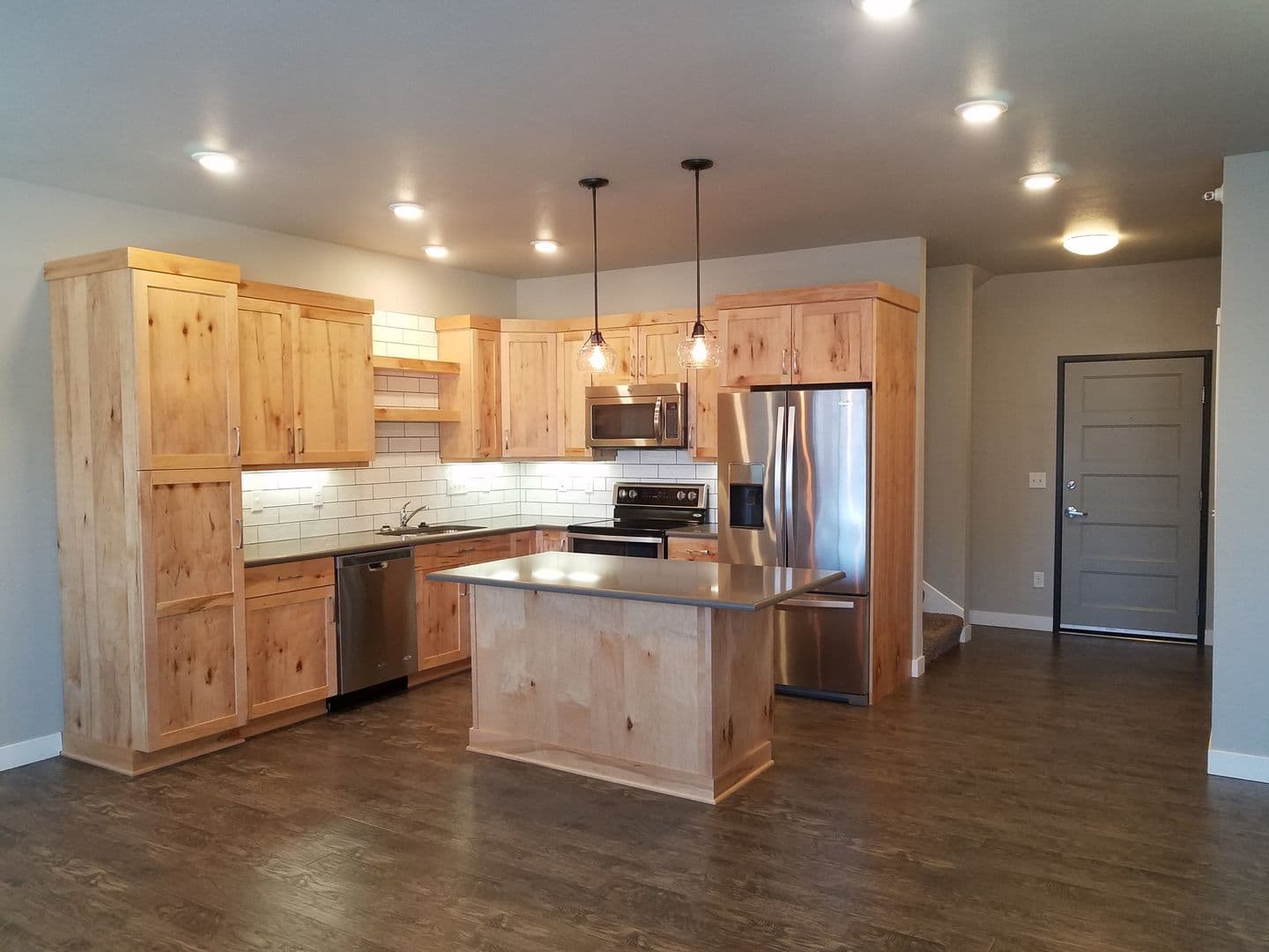 3 Bedroom - 2.5 Bathroom Apartment for Rent! 27 of 49