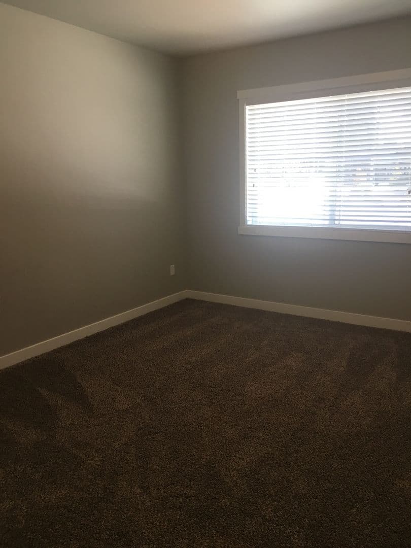 3 Bedroom - 2.5 Bathroom Apartment for Rent! 34 of 37