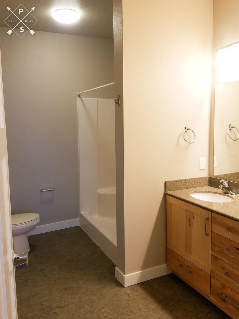 3 Bedroom - 2.5 Bathroom Apartment for Rent! 35 of 49