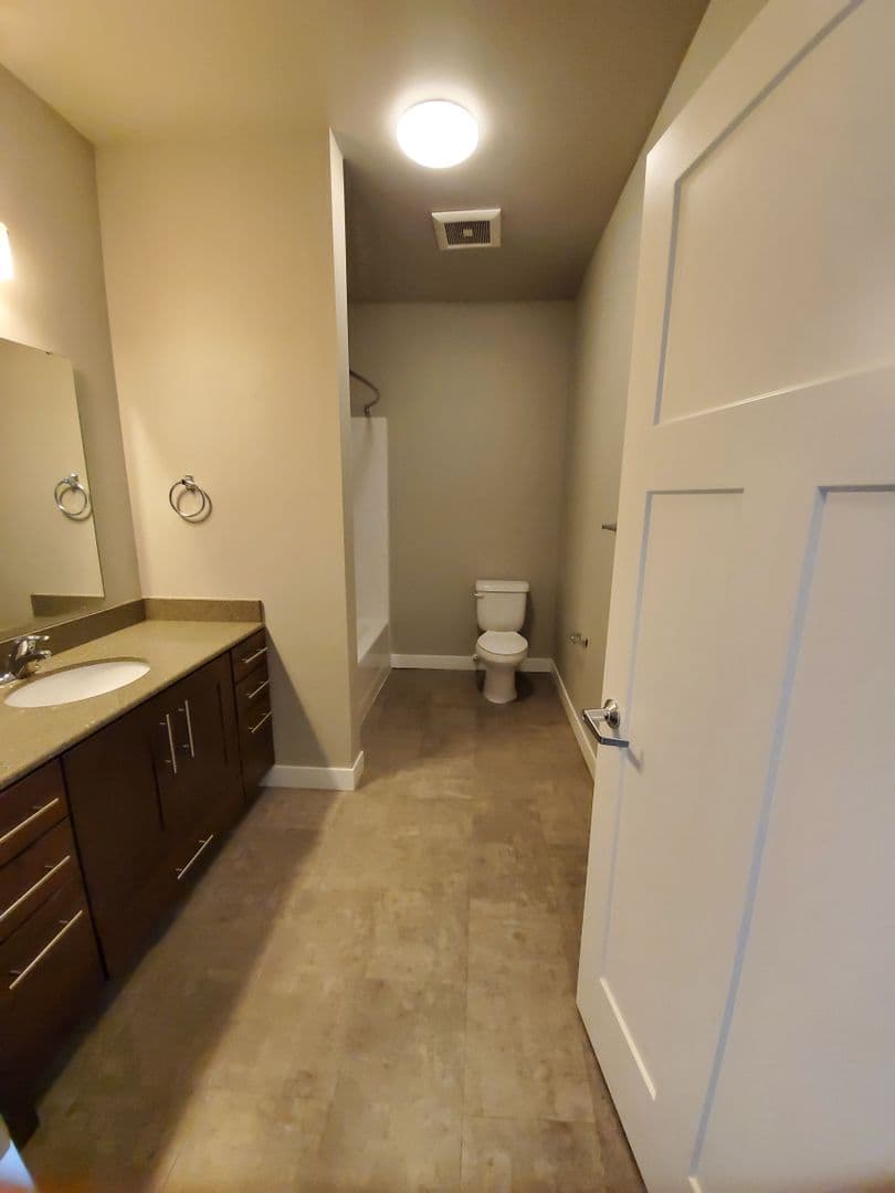 3 Bedroom - 2.5 Bathroom Apartment for Rent! 33 of 34