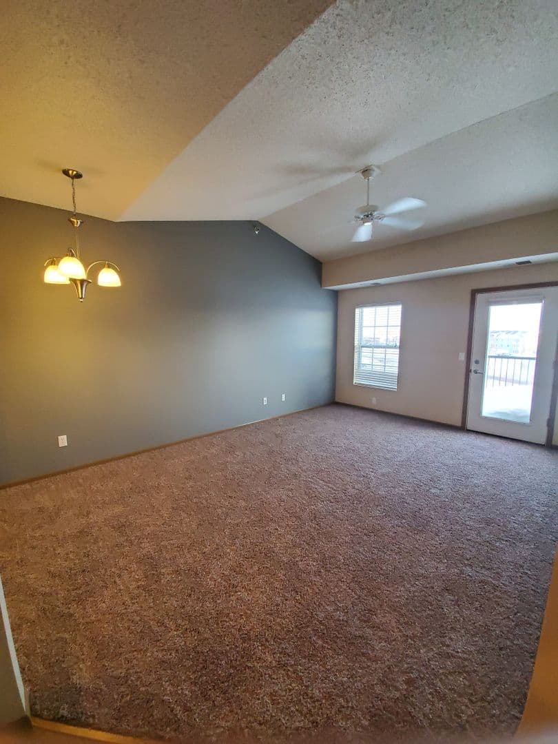 2 Bedroom - 2 Bathroom Apartment for Rent! 23 of 31