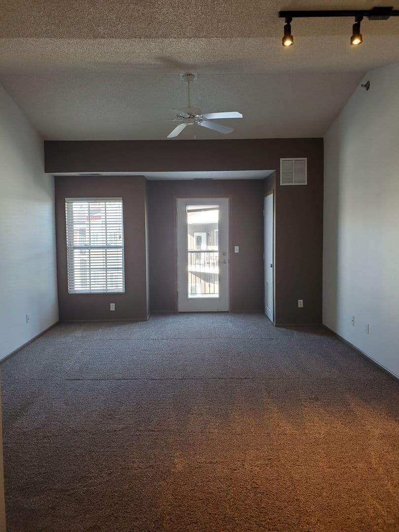 2 Bedroom - 2 Bathroom Apartment for Rent! 23 of 31