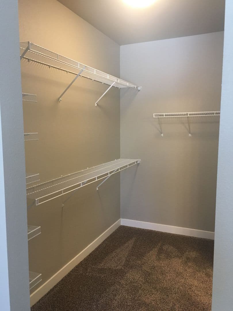 3 Bedroom - 2.5 Bathroom Apartment for Rent! 32 of 37