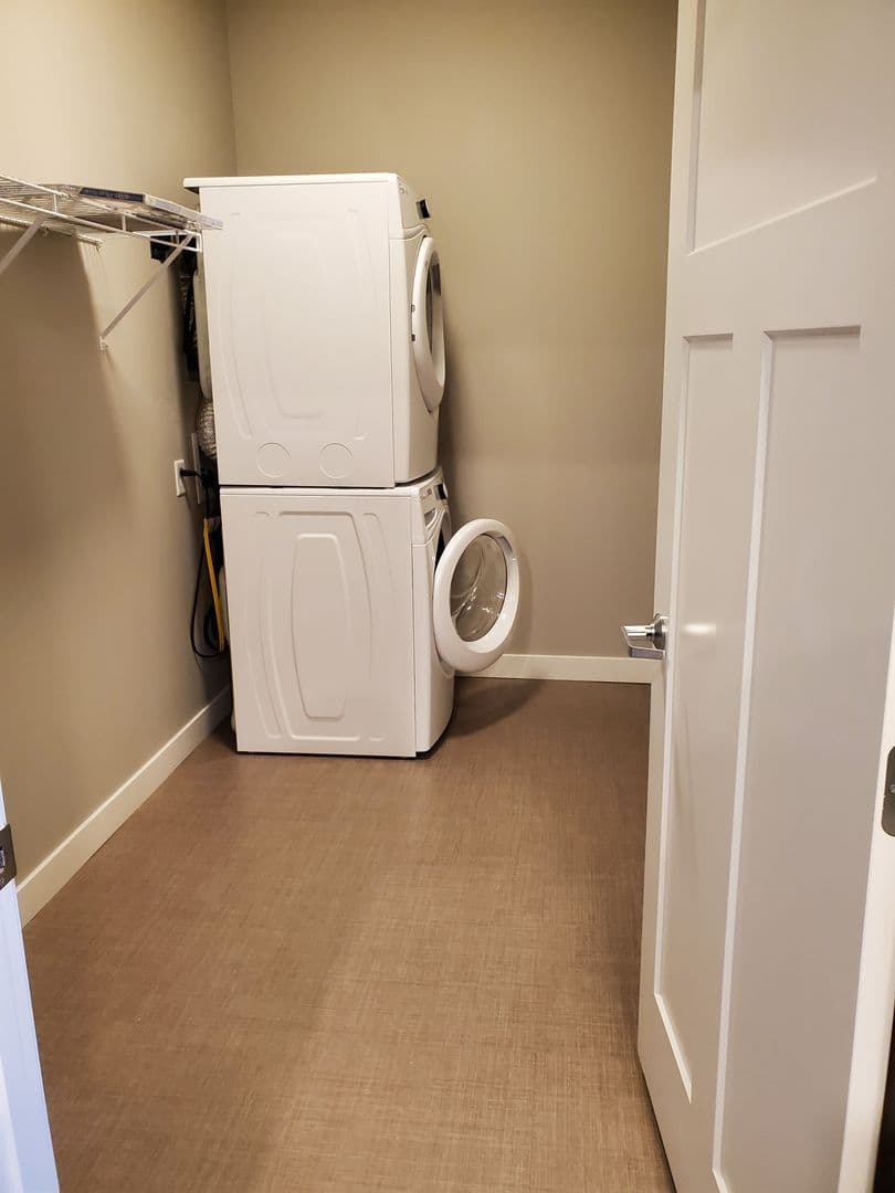 3 Bedroom - 2.5 Bathroom Apartment for Rent! 35 of 35