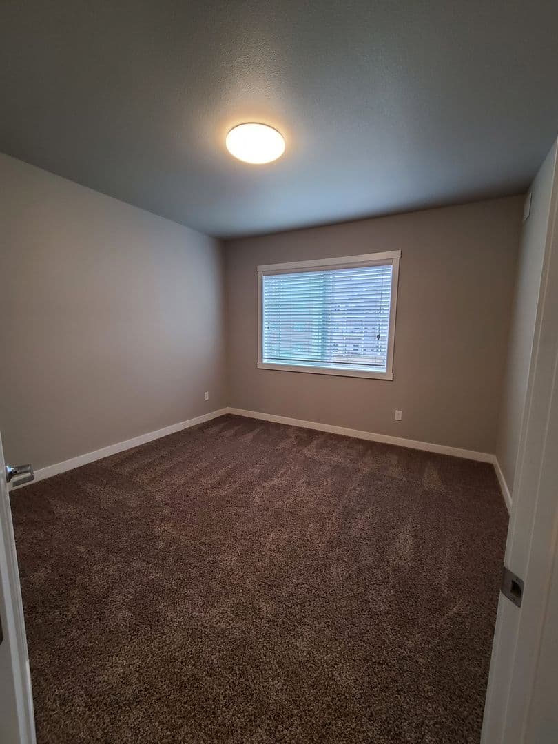3 Bedroom - 2.5 Bathroom Apartment for Rent! 31 of 36