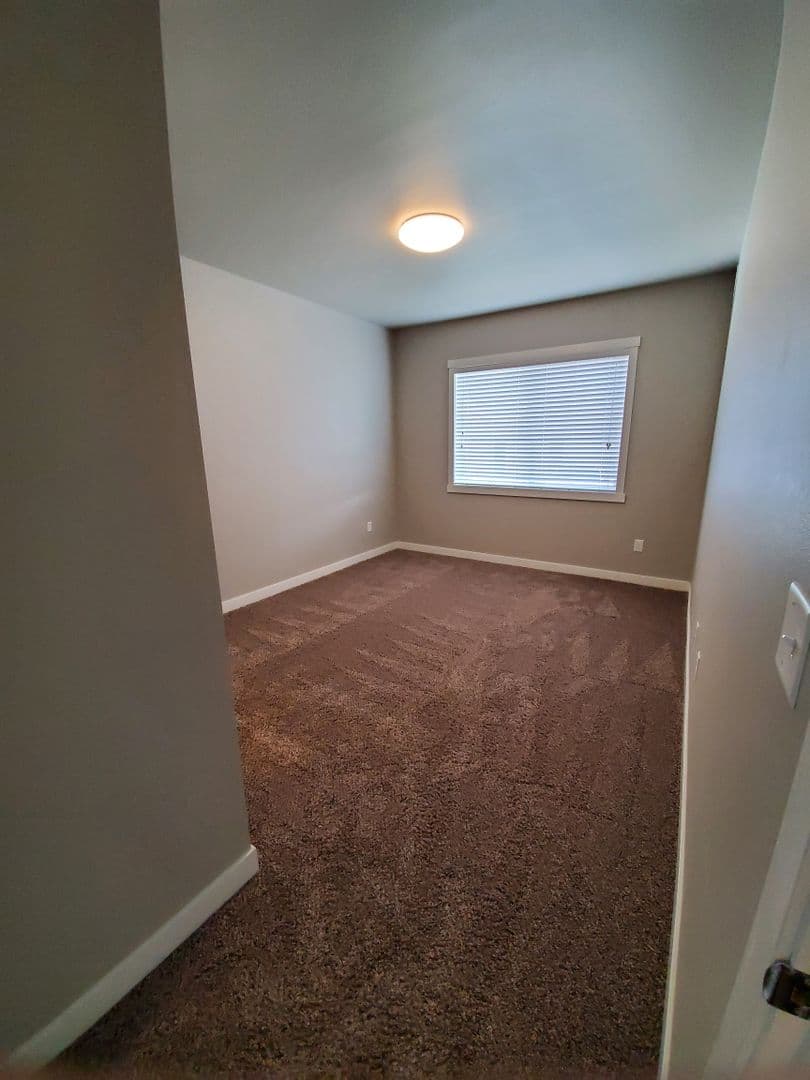 3 Bedroom - 2.5 Bathroom Apartment for Rent! 32 of 35
