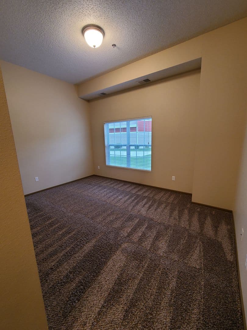 2 Bedroom - 2 Bathroom Apartment for Rent! 26 of 33