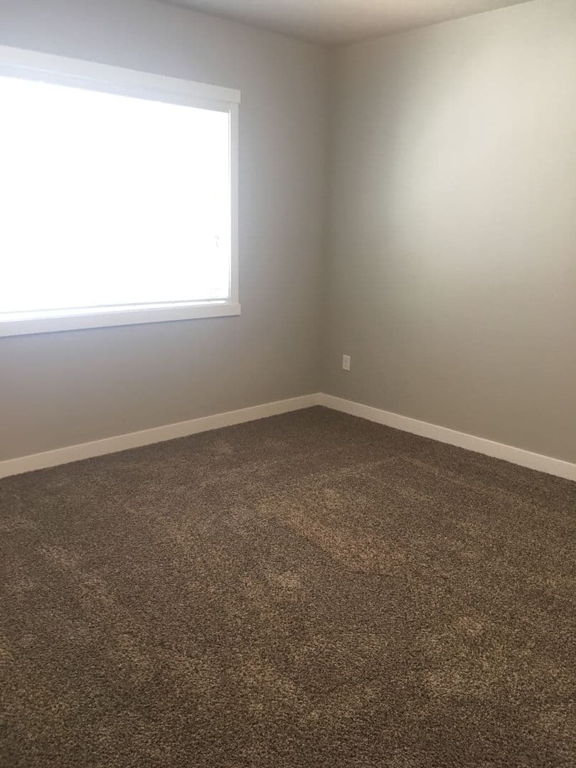 3 Bedroom - 2.5 Bathroom Apartment for Rent! 30 of 37