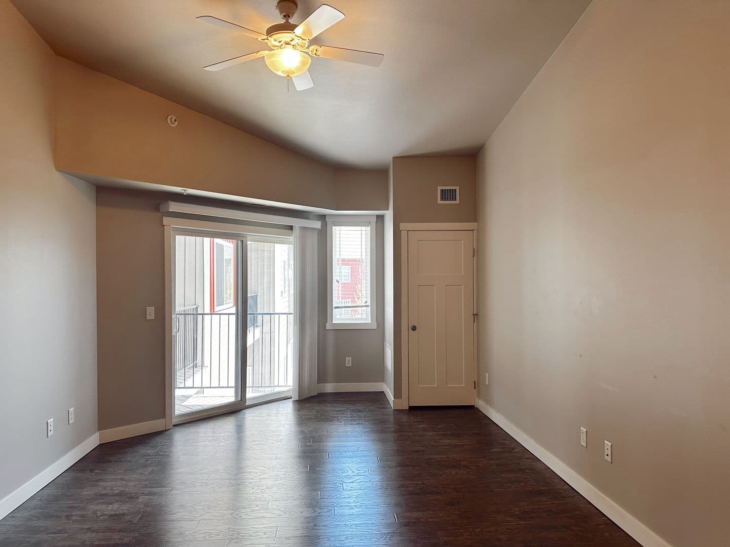 3 Bedroom - 2.5 Bathroom Apartment for Rent! 28 of 34