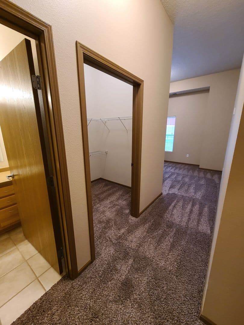 2 Bedroom - 2 Bathroom Apartment for Rent! 25 of 33