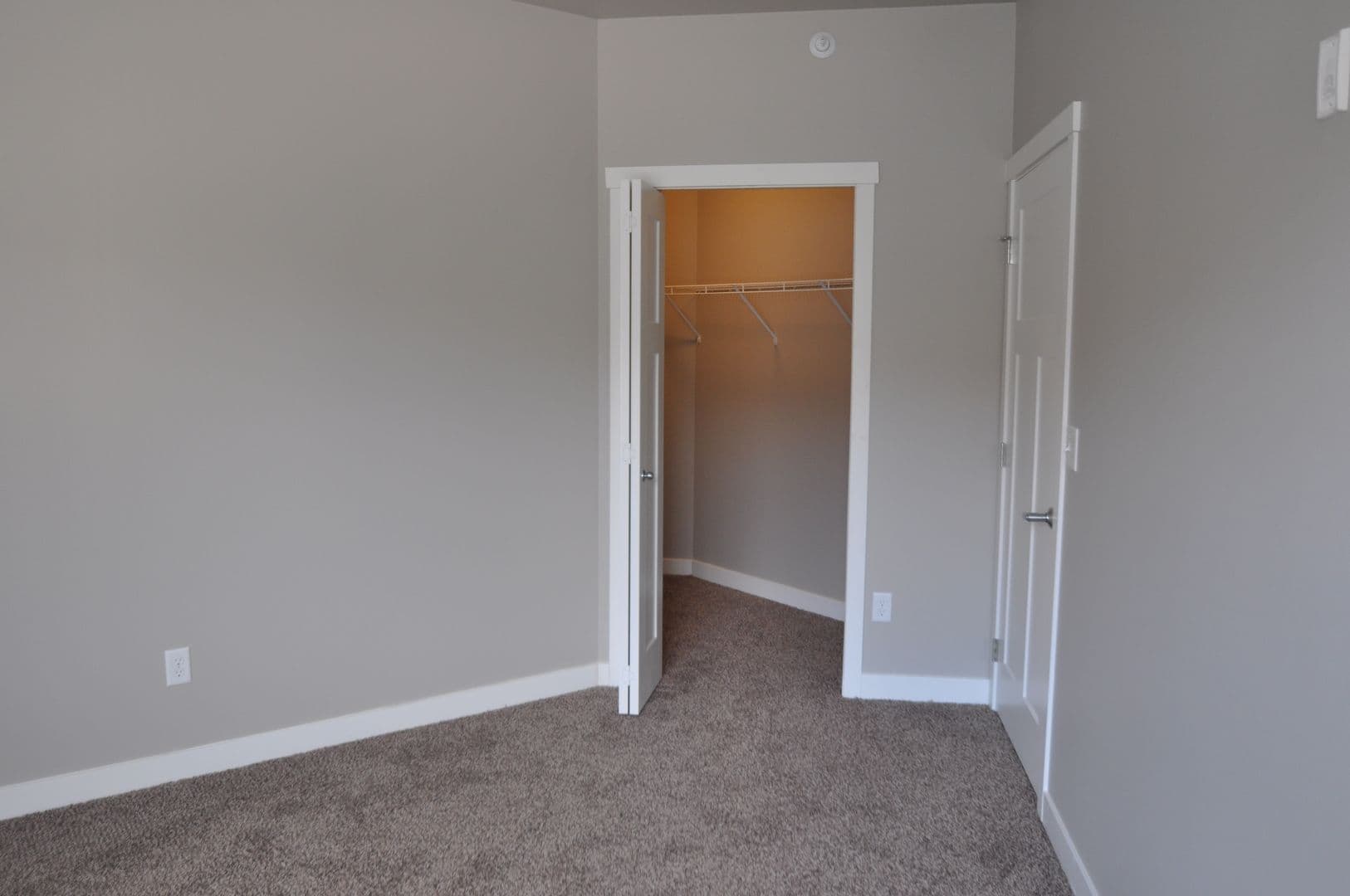 3 Bedroom - 2.5 Bathroom Apartment for Rent! 37 of 42