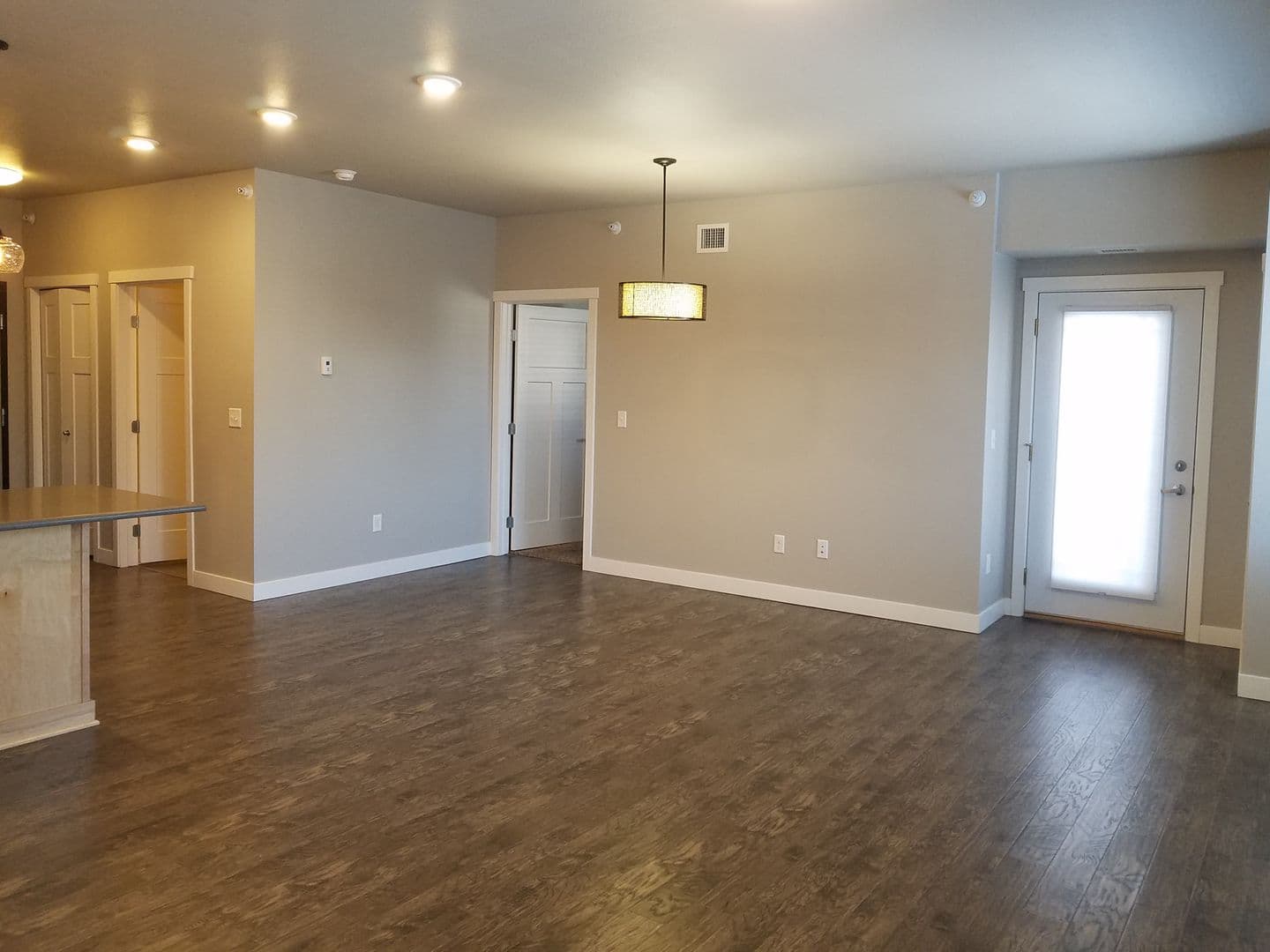 3 Bedroom - 2.5 Bathroom Apartment for Rent! 31 of 49