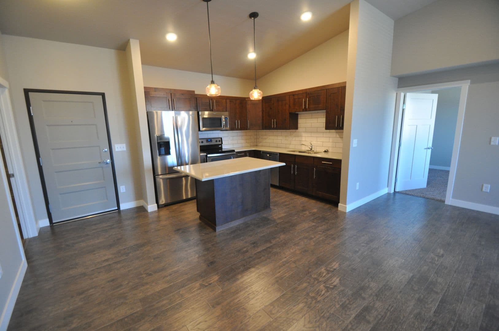 3 Bedroom - 2.5 Bathroom Apartment for Rent! 28 of 43