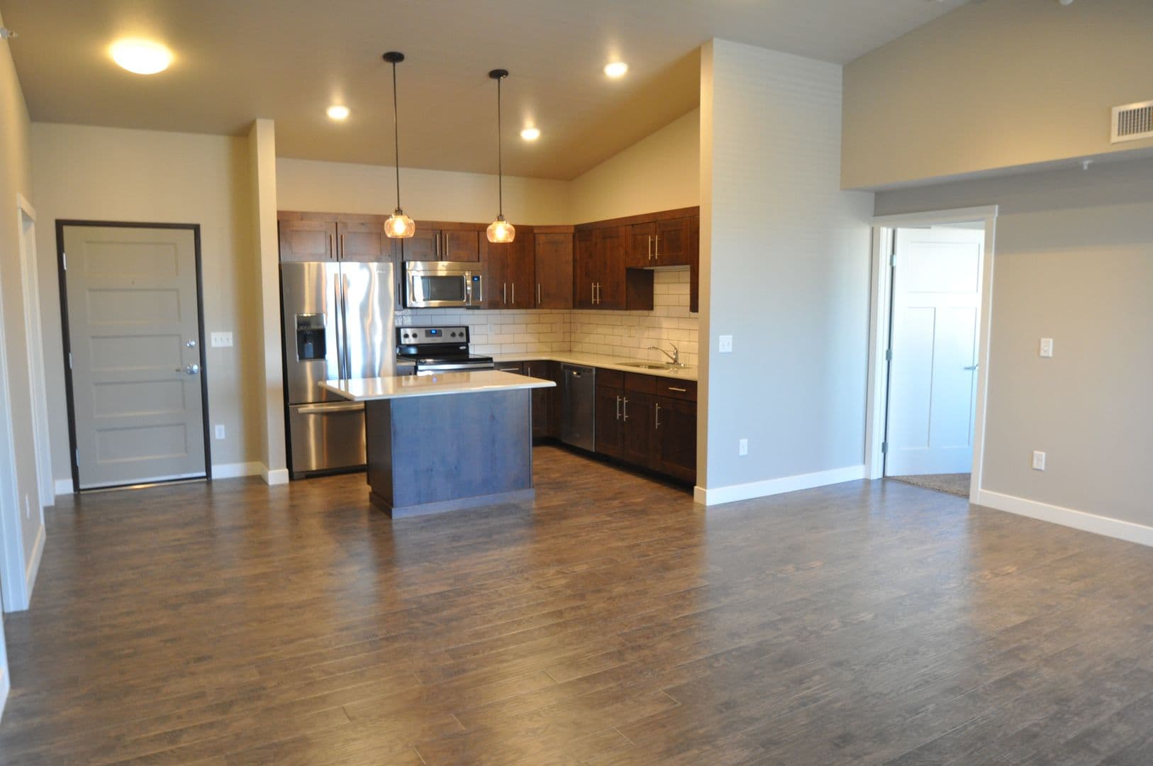 3 Bedroom - 2.5 Bathroom Apartment for Rent! 31 of 43
