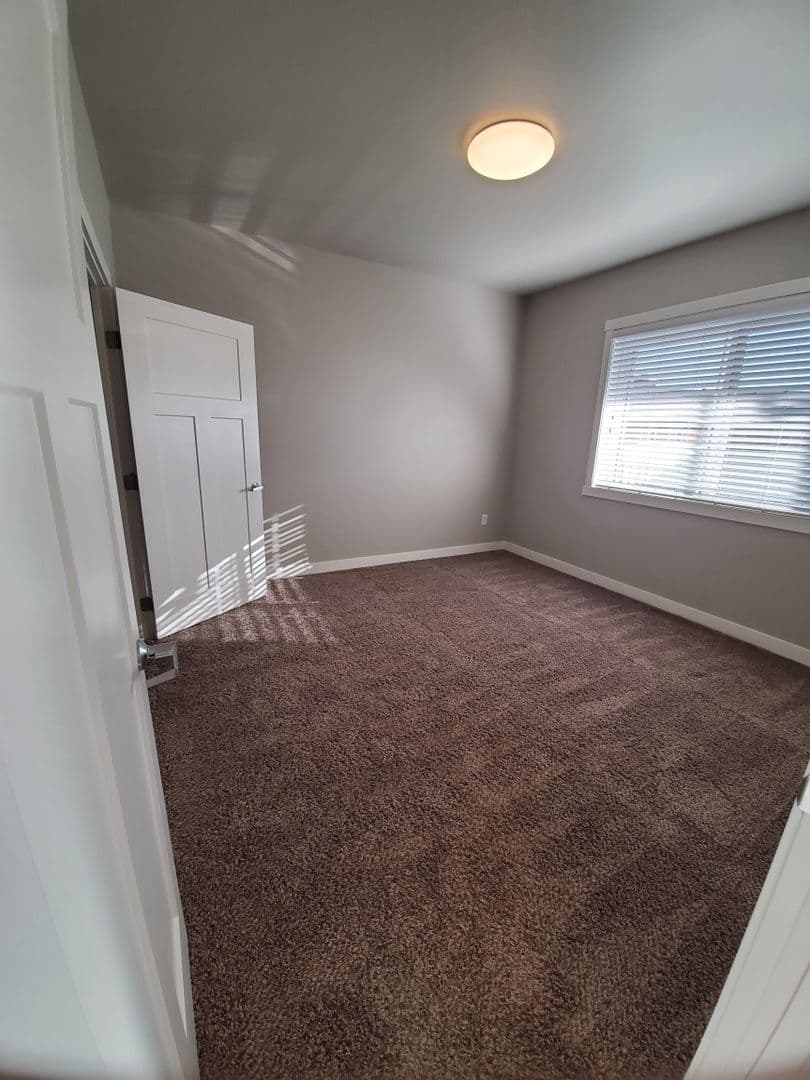 3 Bedroom - 2.5 Bathroom Apartment for Rent! 30 of 34