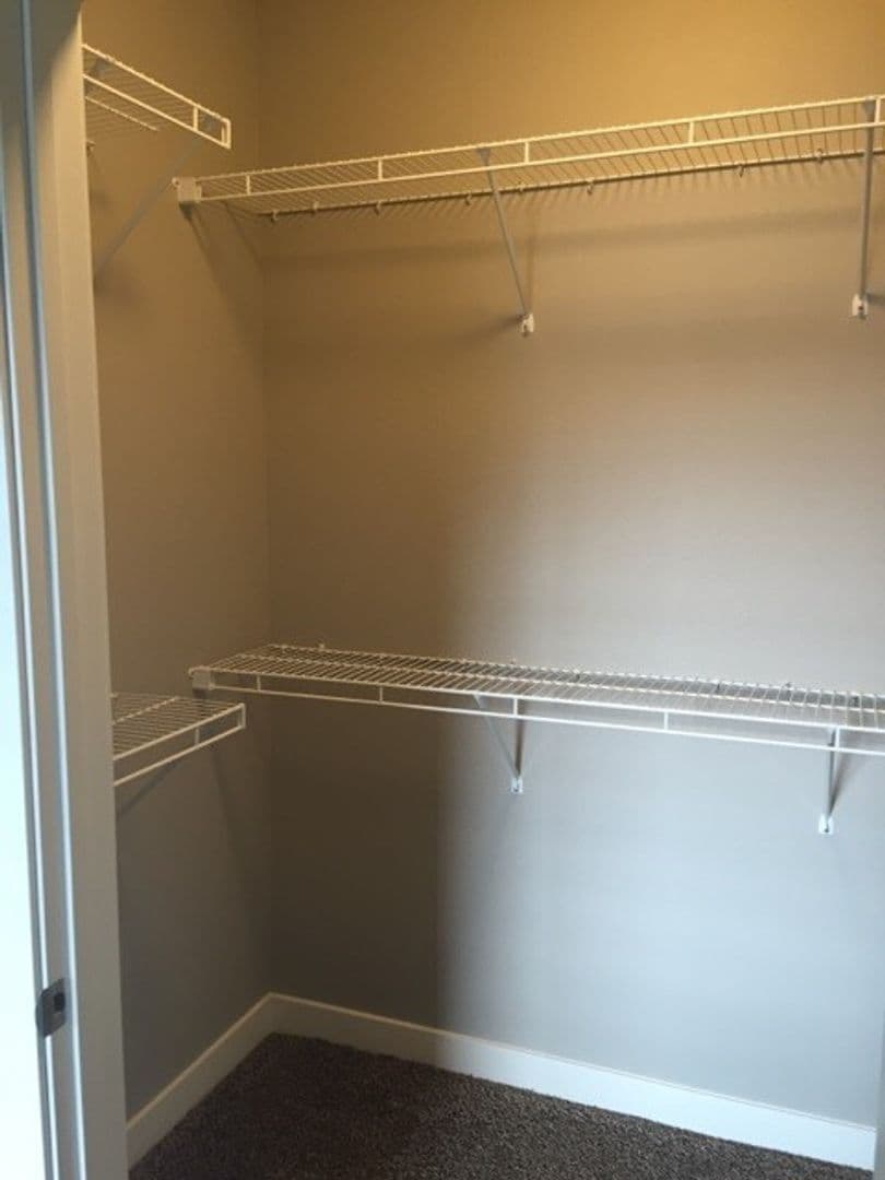 3 Bedroom - 2.5 Bathroom Apartment for Rent! 37 of 40