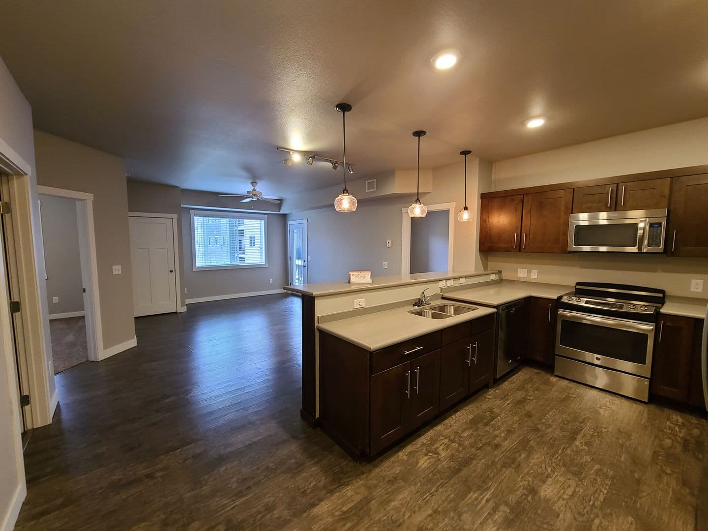 3 Bedroom - 2.5 Bathroom Apartment for Rent! 27 of 36