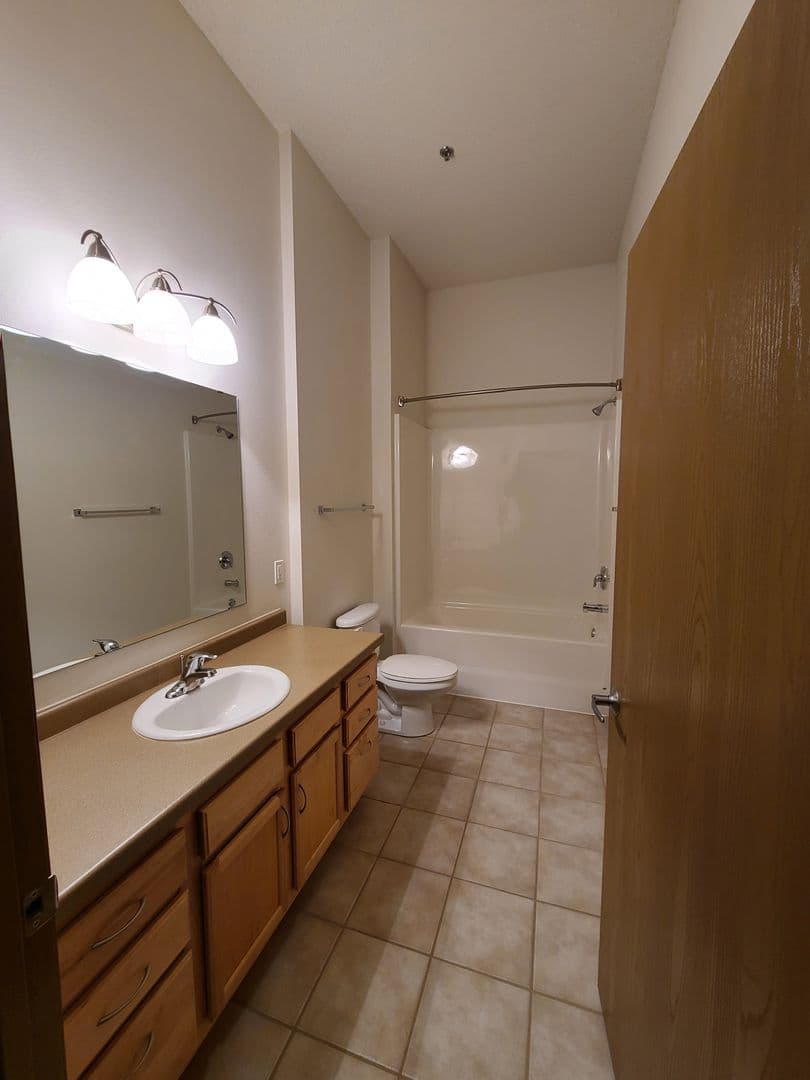 2 Bedroom - 2 Bathroom Apartment for Rent! 32 of 33