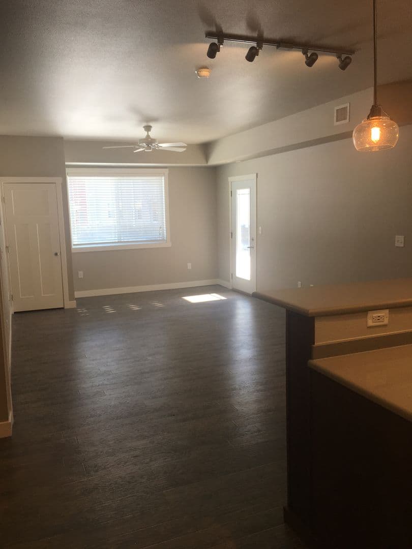 3 Bedroom - 2.5 Bathroom Apartment for Rent! 28 of 37