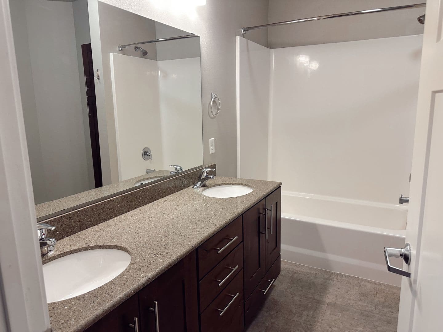 3 Bedroom - 2.5 Bathroom Apartment for Rent! 32 of 34