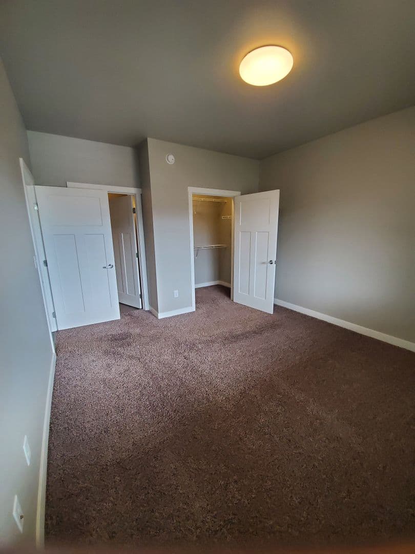 3 Bedroom - 2.5 Bathroom Apartment for Rent! 35 of 40
