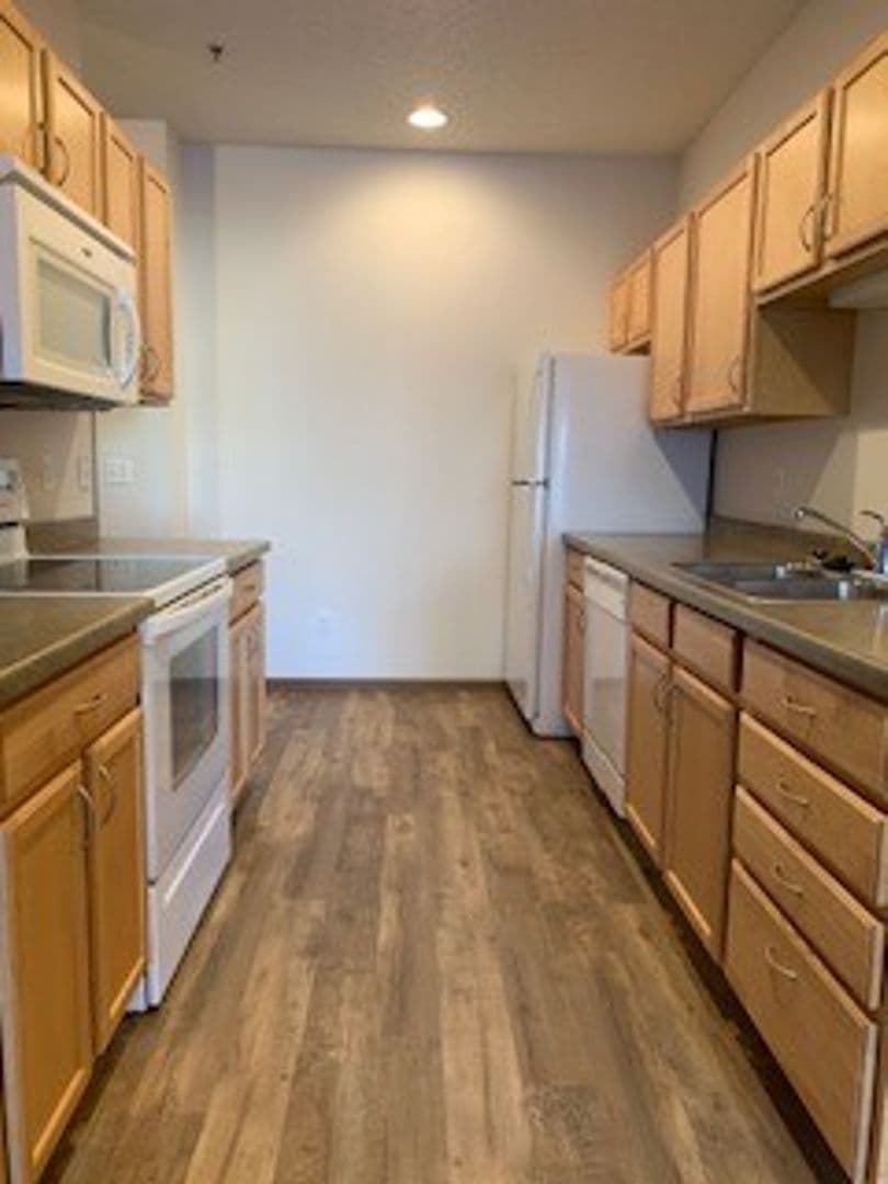 2 Bedroom - 2 Bathroom Apartment for Rent! 21 of 33