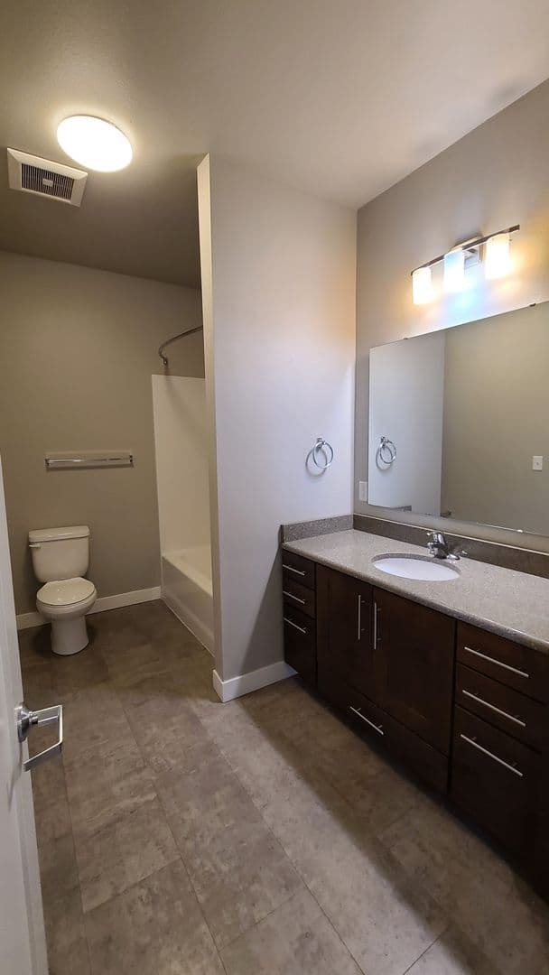 3 Bedroom - 2.5 Bathroom Apartment for Rent! 38 of 43