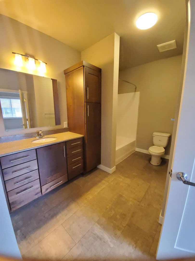 3 Bedroom - 2.5 Bathroom Apartment for Rent! 39 of 40