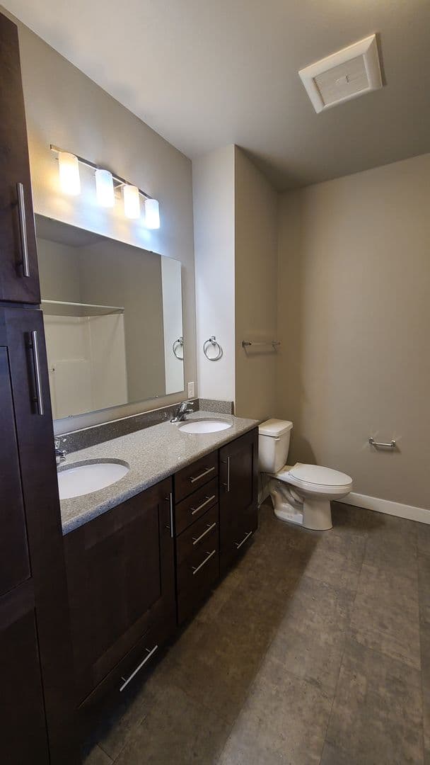 3 Bedroom - 2.5 Bathroom Apartment for Rent! 37 of 43