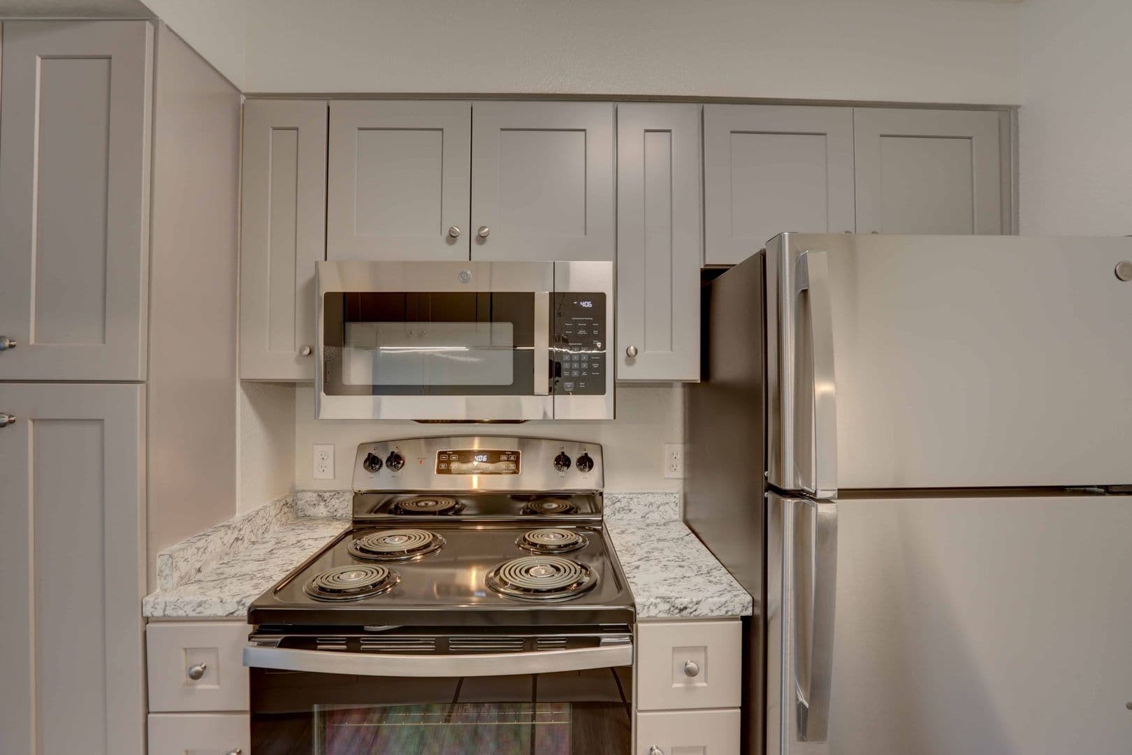RR - Riva Ridge Apartments 1 of 18