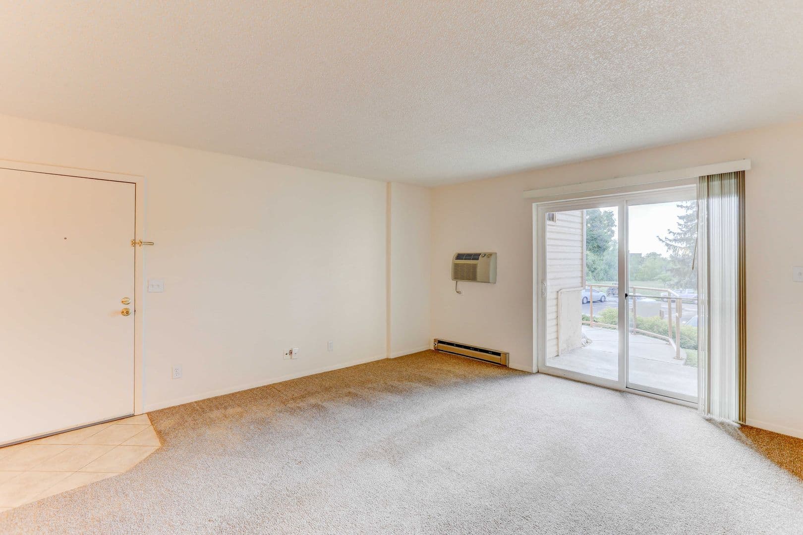 RR - Riva Ridge Apartments 4 of 12