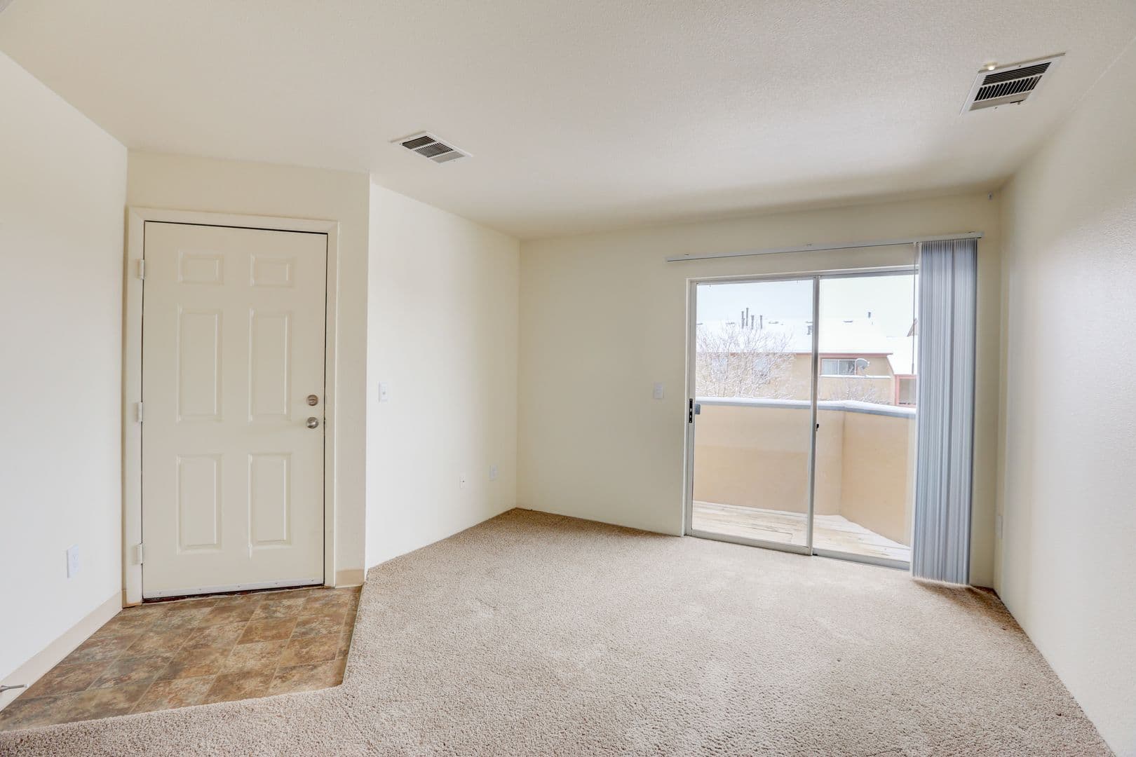 AML - Americana Lakewood Apartments 4 of 10