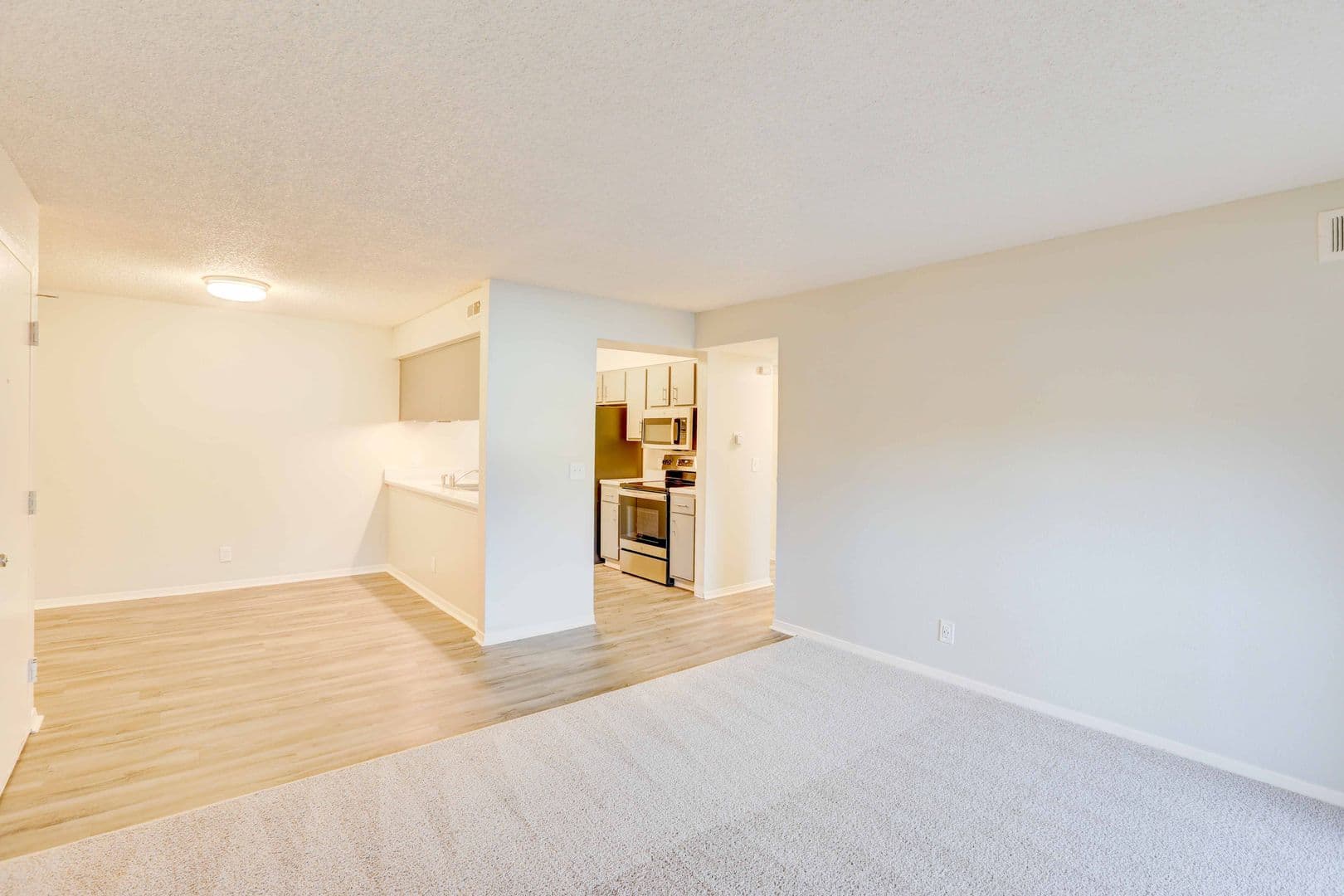 RR - Riva Ridge Apartments 4 of 9