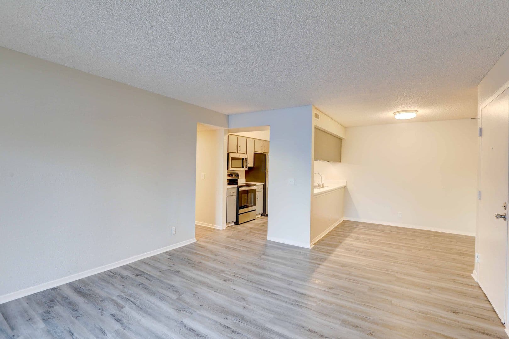 RR - Riva Ridge Apartments 4 of 10
