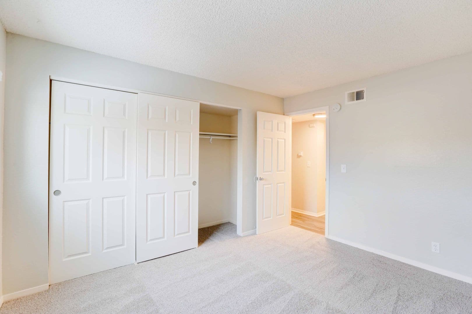 RR - Riva Ridge Apartments 5 of 9