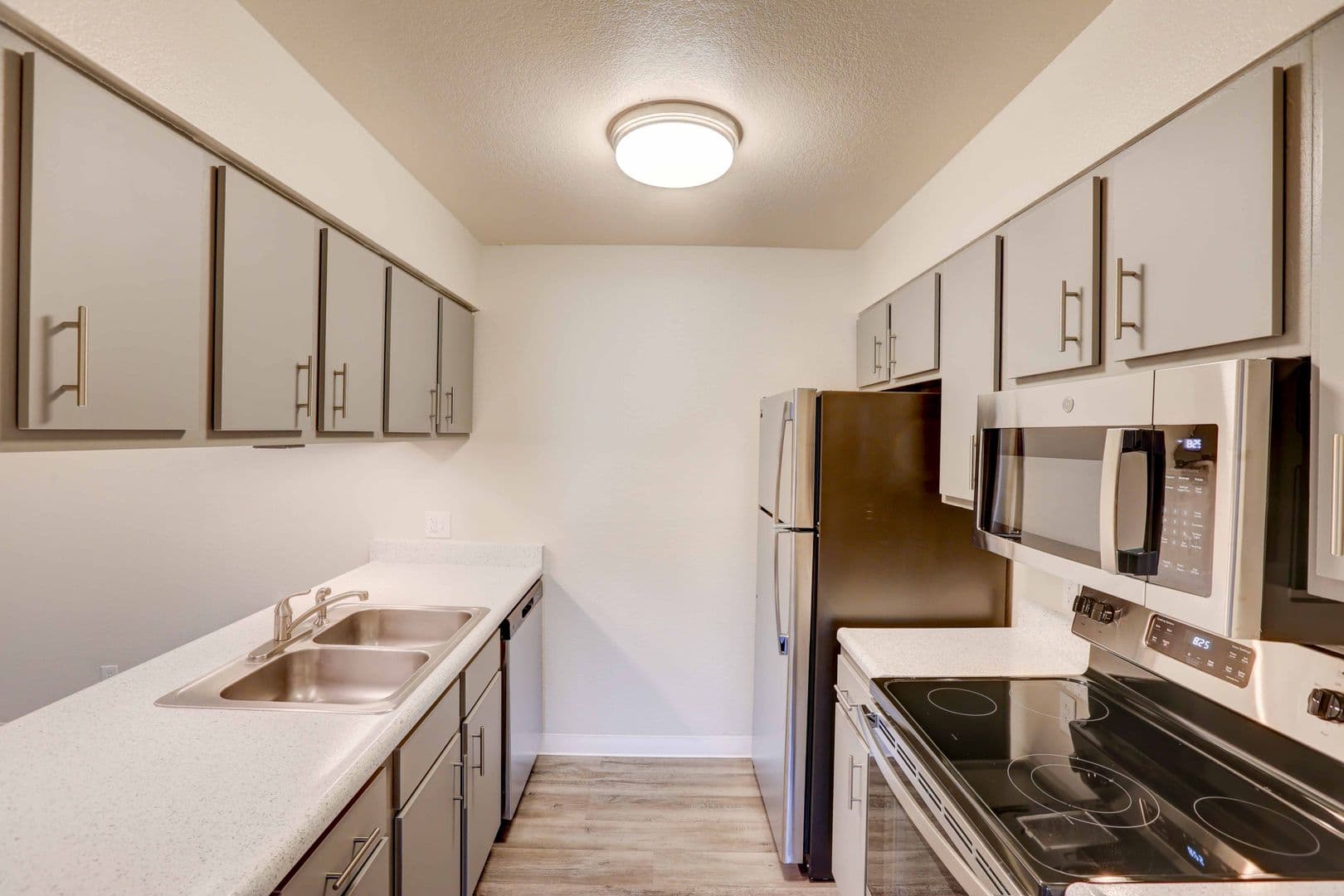 RR - Riva Ridge Apartments 1 of 9