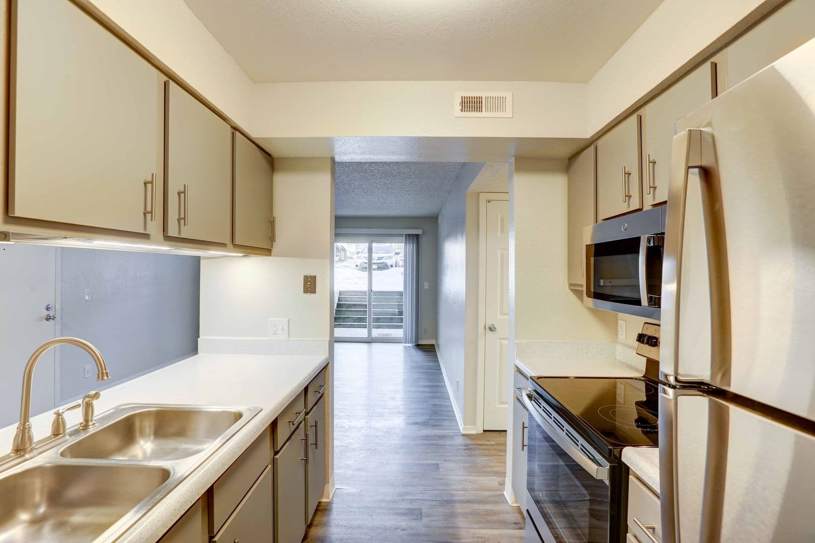 RR - Riva Ridge Apartments 2 of 10