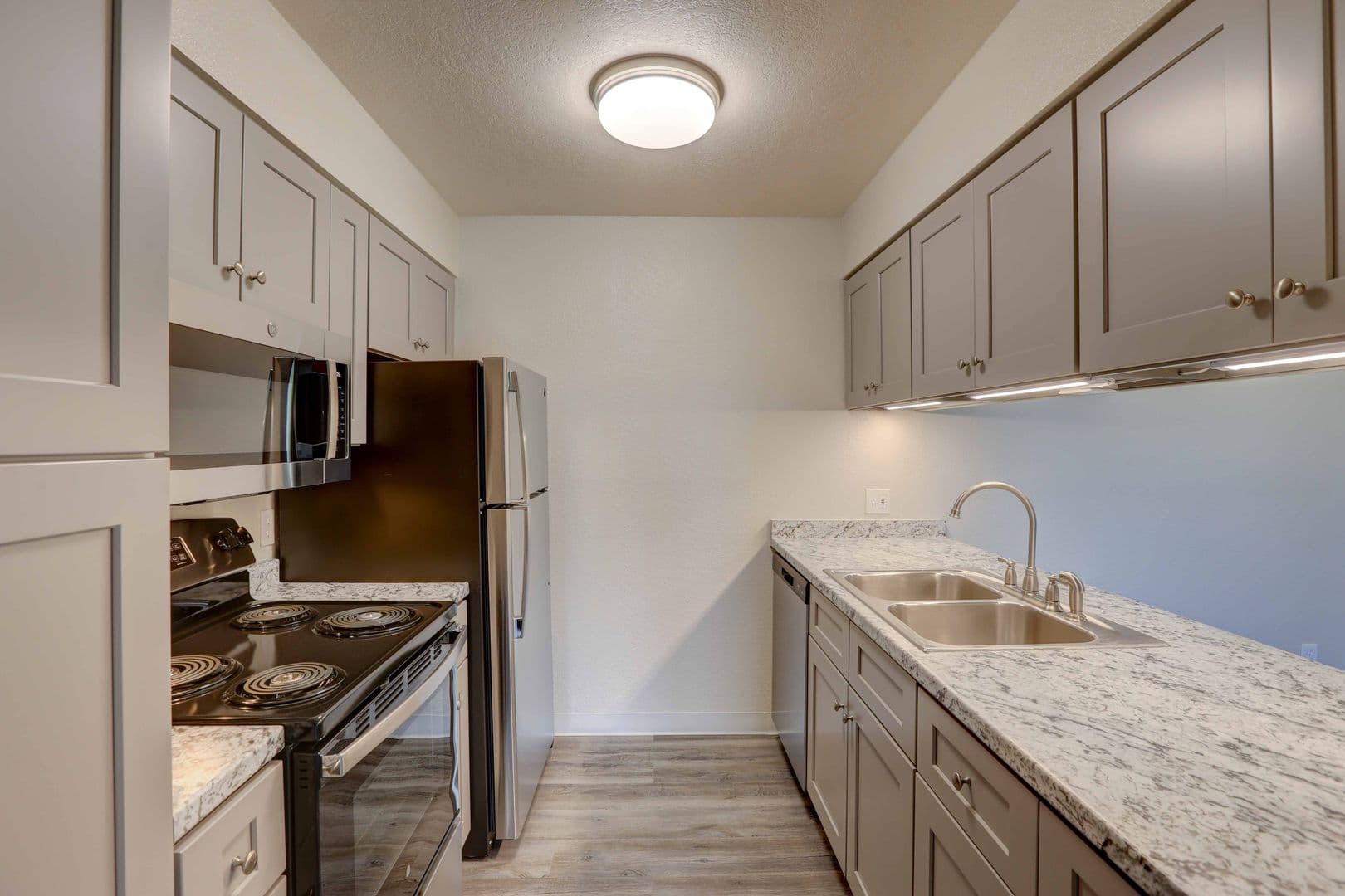 RR - Riva Ridge Apartments 3 of 18