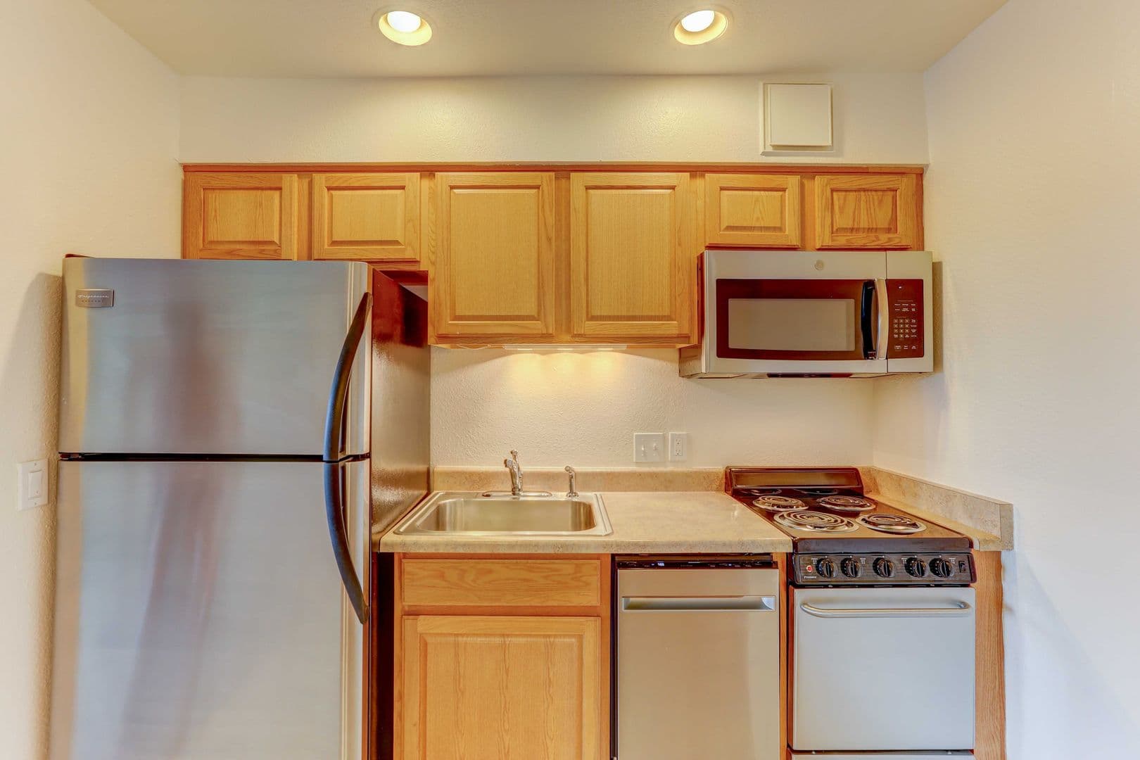 RR - Riva Ridge Apartments 2 of 12