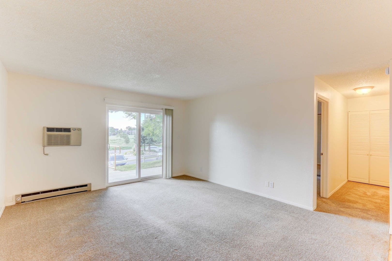 RR - Riva Ridge Apartments 5 of 12