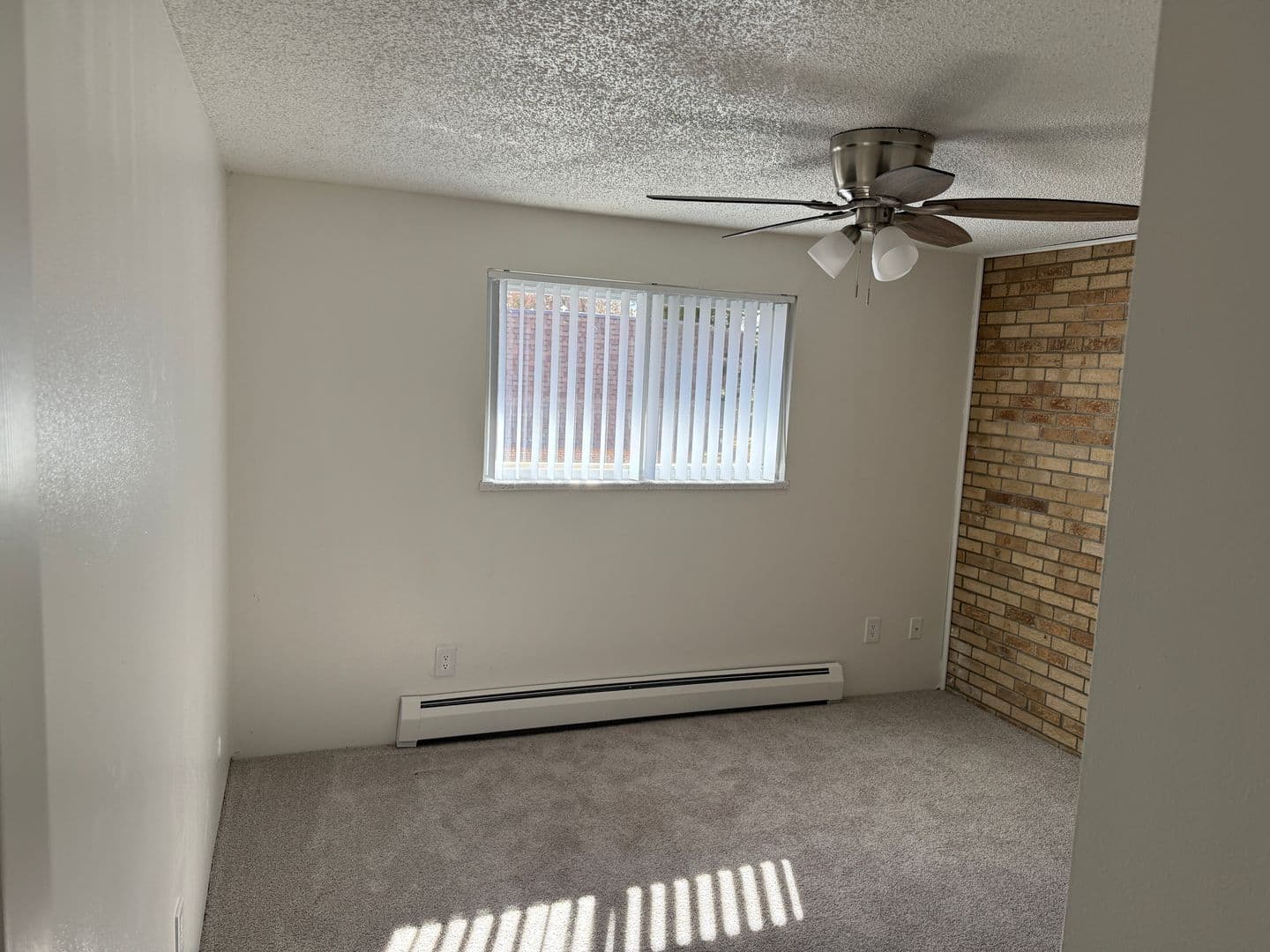 AC - Applewood Crest Townhomes &amp; Apartments 7 of 12