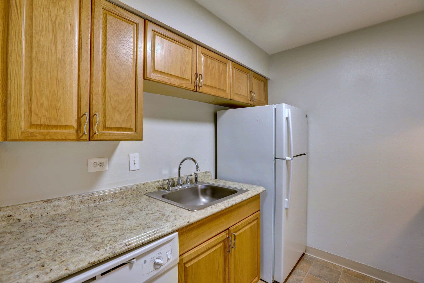 MPA - Monaco Parkway Apartments 2 of 8