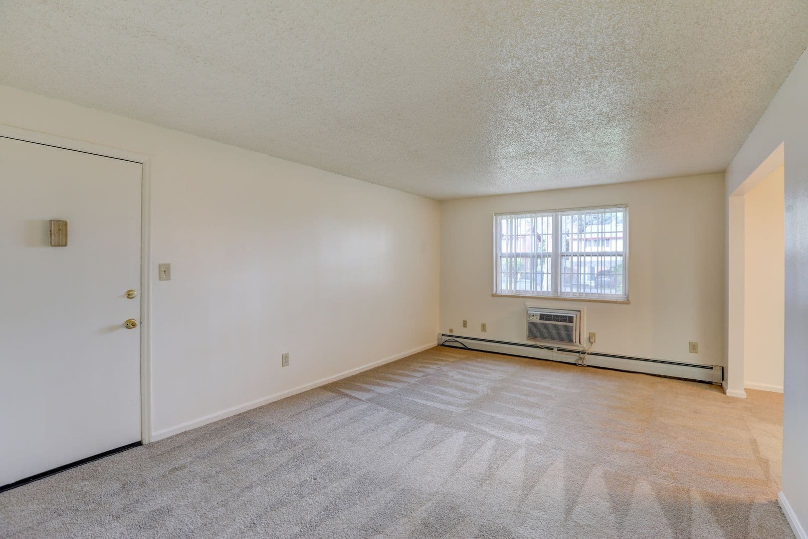 AC - Applewood Crest Townhomes &amp; Apartments 5 of 12