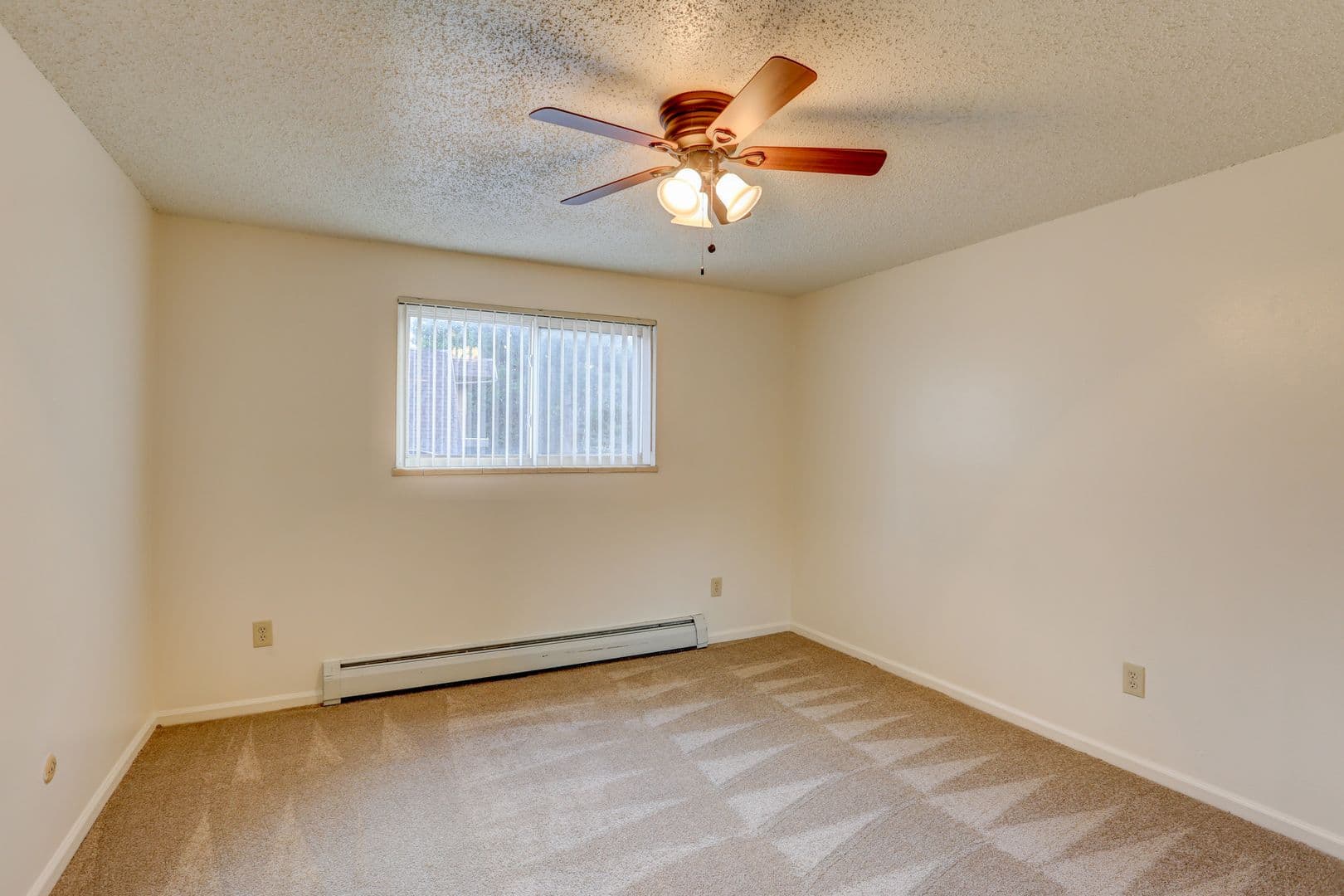 AC - Applewood Crest Townhomes &amp; Apartments 8 of 13