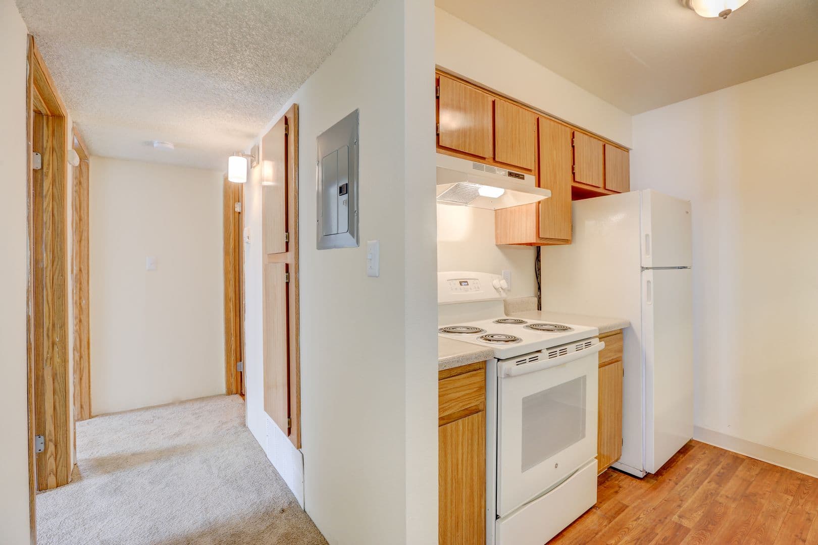 AML - Americana Lakewood Apartments 2 of 10