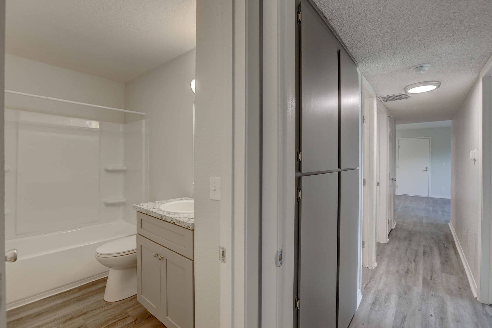 RR - Riva Ridge Apartments 15 of 18
