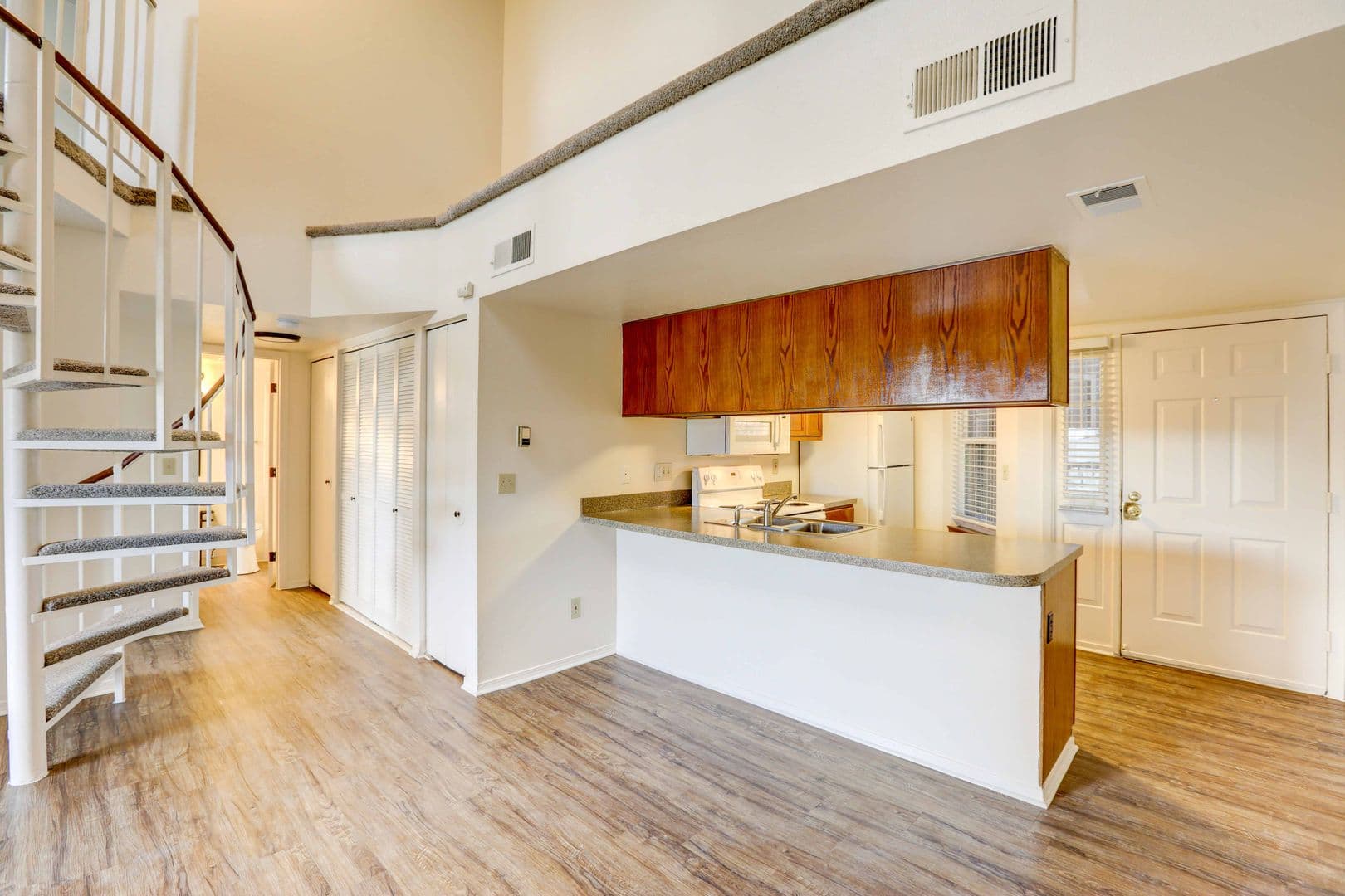 DCA - Dover Commons Apartments 4 of 18
