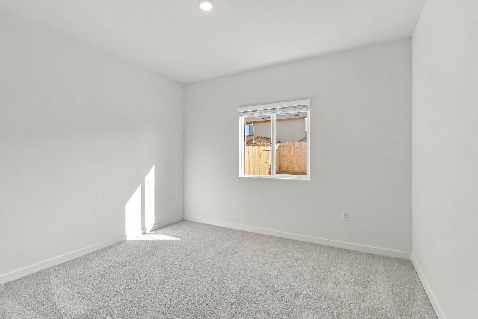 12608 Hereford Avenue 25 of 48